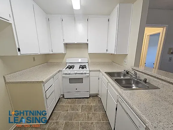 8731 De Soto Ave #101 — Photo 11