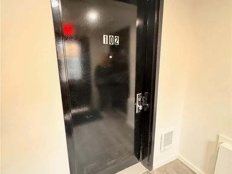2250 Butler St #102 — Photo 2