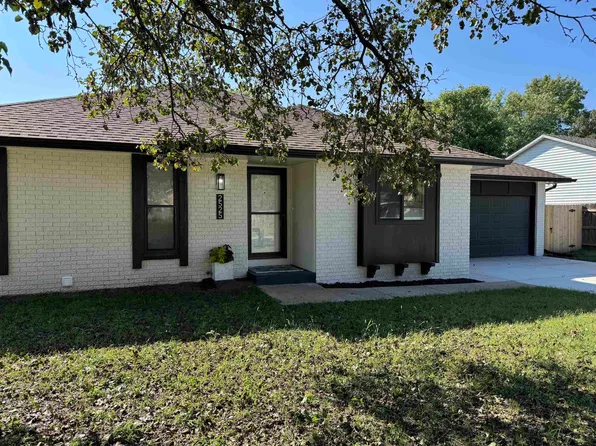 2525 S Capri Ln, Wichita, KS 67210