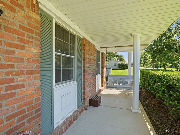 4th image of 95 Timber Ridge Dr