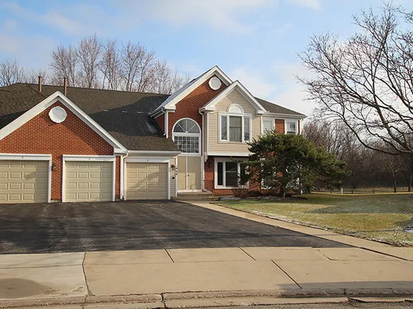 1840 Fox Run Dr #9-3, Elk Grove Village, IL 60007