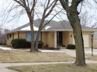 10410 W Woodward Ave, Wauwatosa, WI 53222