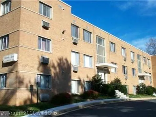 2059 N Woodstock St APT 306, Arlington, VA 22207