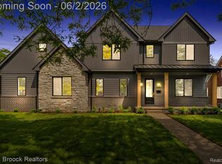 2444 Benjamin Ave, Royal Oak, MI 48073