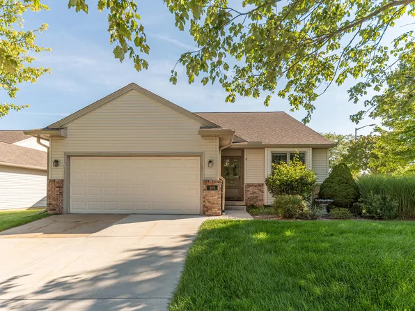 599 Sycamore Cir, Saline, MI 48176