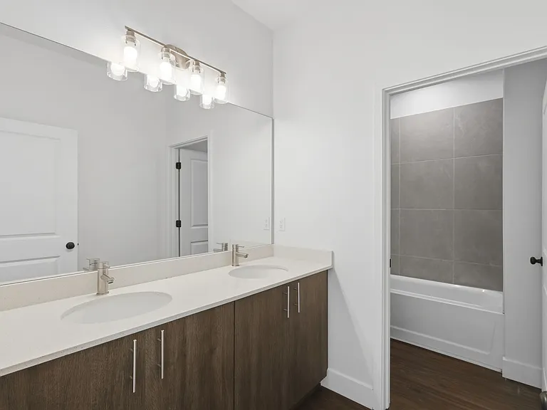 3227 Halsey Ave SE — Photo 39