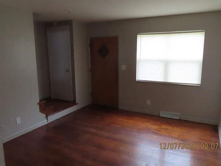 905 North Meadows Court - C — Photo 10