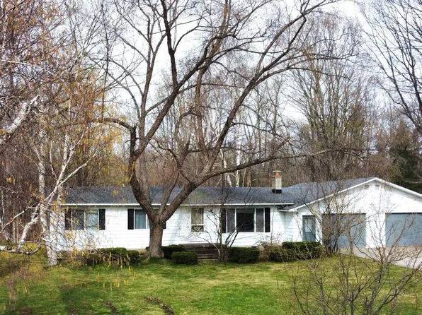 3135 S Us Highway 31, Kewadin, MI 49648