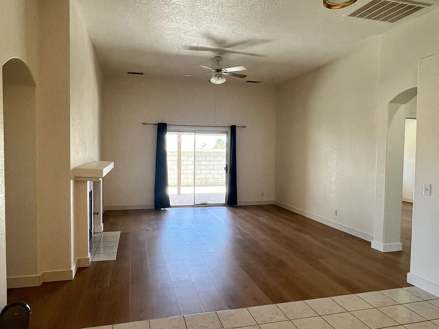 4 bed, 2.5 bath, 2427 sqft, $2,895 — Photo 3
