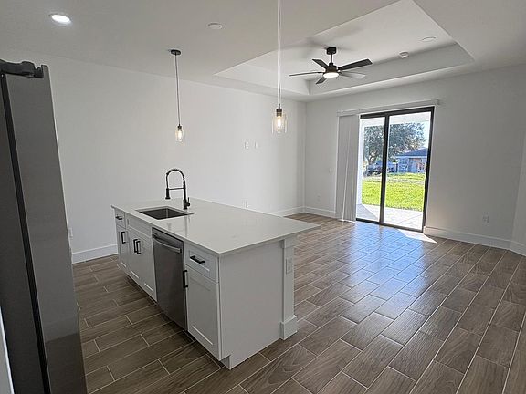 4th image of 328 Gordon Ave S #1