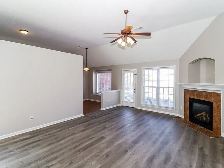 10050 Bloomsbury Ave — Photo 5