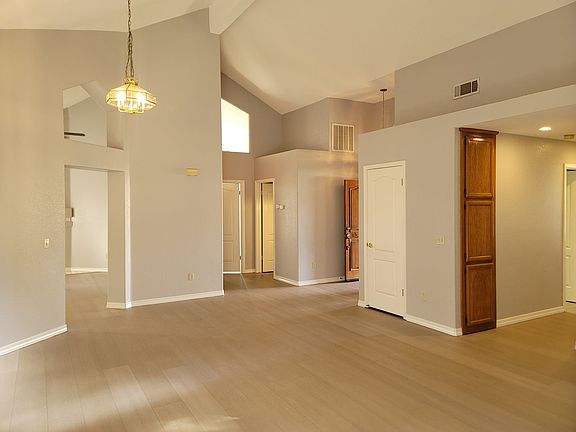 5th image of 1521 Anconia St
