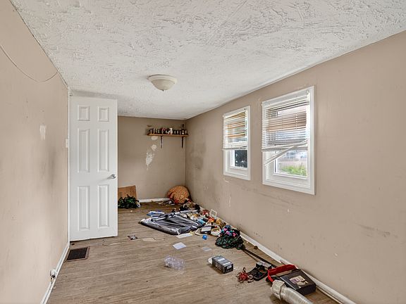 4th image of 3711 N Butler Ave