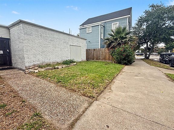 2nd image of 2106 Avenue L