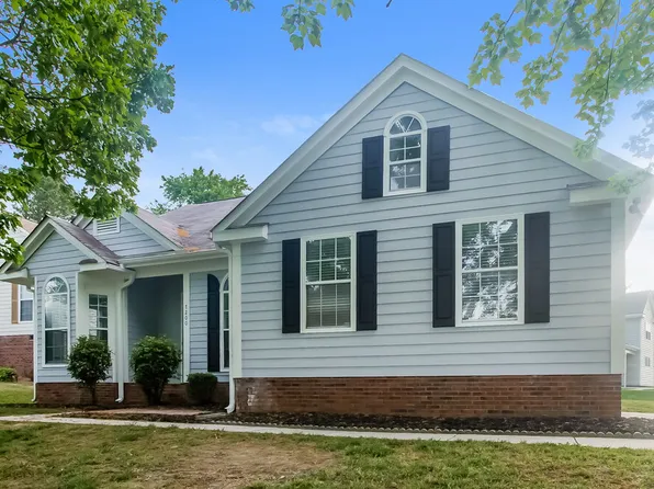 7200 Daerwood Pl, Charlotte, NC 28215