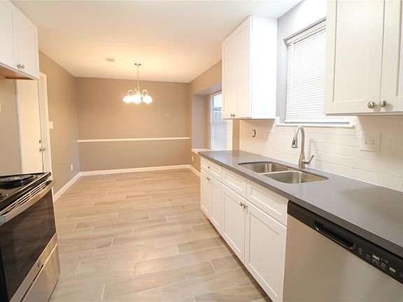 4th image of 7822 Martin Wood Ln