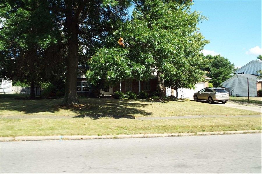 1st image of 1415 Royal Oak Dr