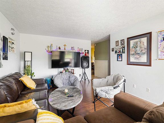 5th image of 900 Gardenside Dr