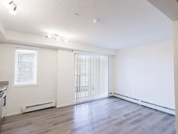 5th image of 615 Secord Blvd NW