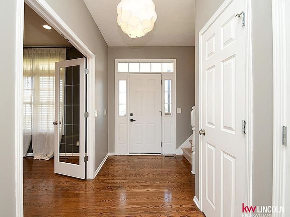 4th image of 8022 S 34th St