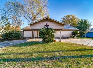 131 W Lakeview Dr, Pointblank, TX 77364