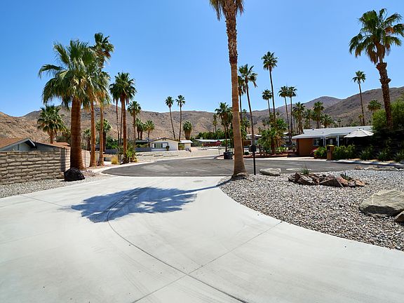 3rd image of 39047 Sherry Cir