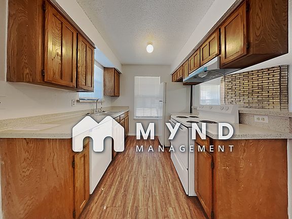 3rd image of 815 N Mesquite St APT A