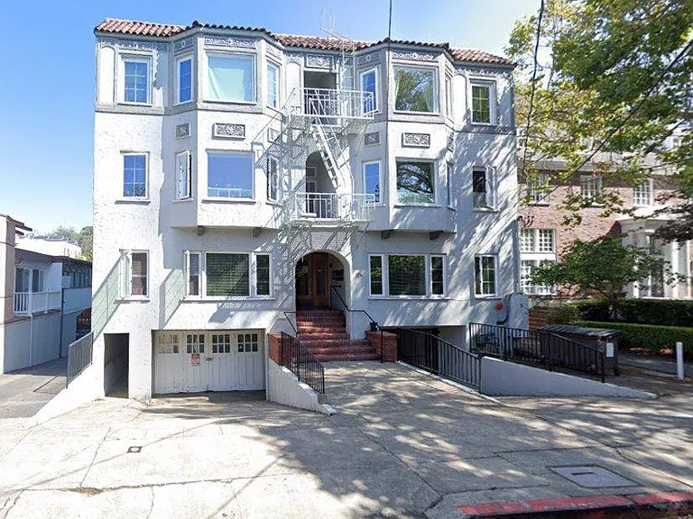 2451 Le Conte — Photo 1