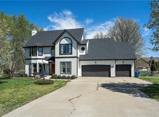 17648 157th Ter, Basehor, KS 66007