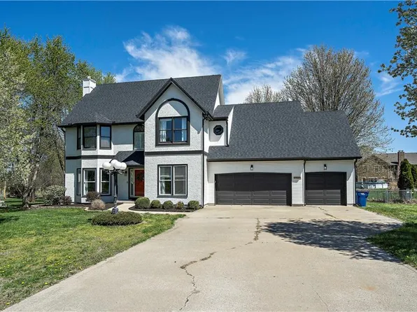 17648 157th Ter, Basehor, KS 66007