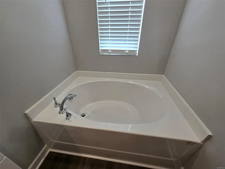 1010 Garden Ln — Photo 12