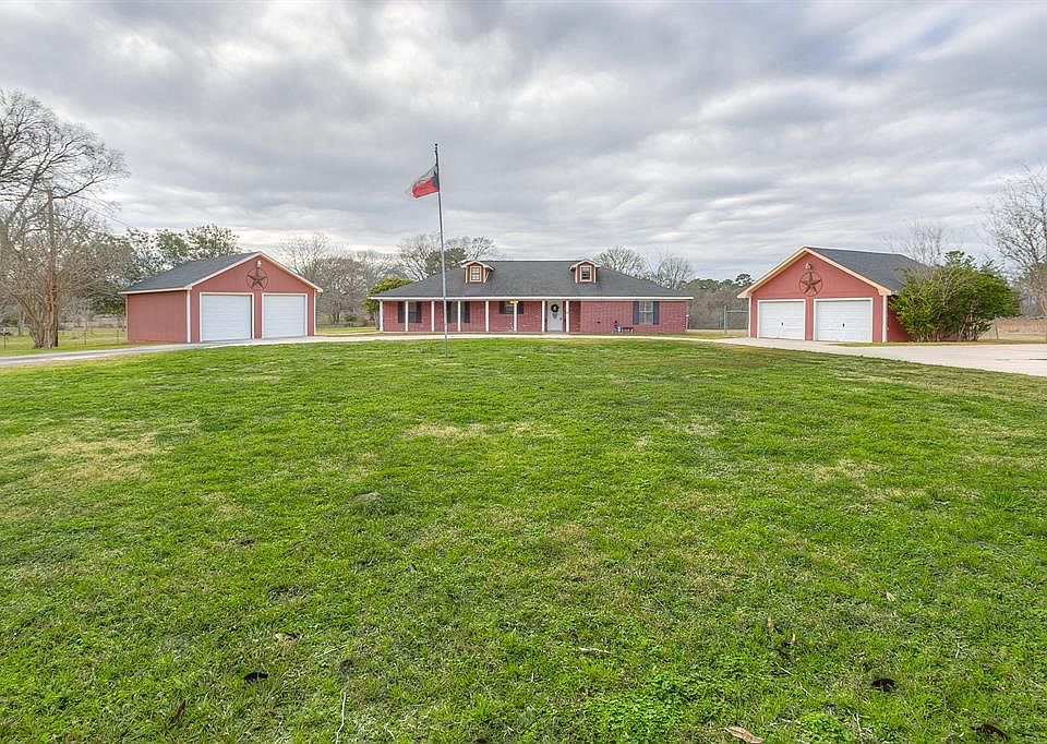 Lovely home on almost two acres in the lake front community of Country Run.