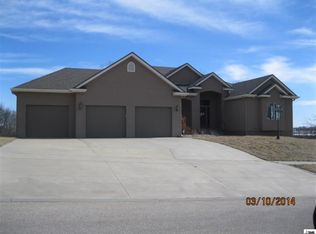 3318 NW Bent Tree Ln, Topeka, KS 66618