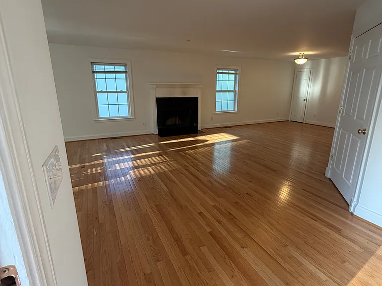220 Gross Ave — Photo 20
