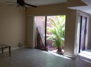 10961 N Lakeview Dr, Pembroke Pines, FL 33026