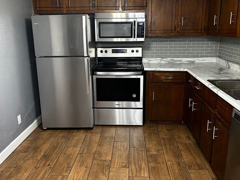 1st image of 205 N Shawnee Blvd #C