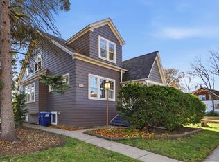 1489 E Algonquin Rd, Des Plaines, IL 60016