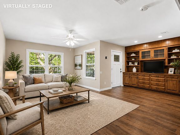 5th image of 2210 Robinwood Ln