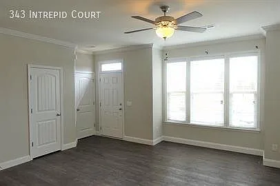 3 bed, 2.5 bath, 1550 sqft, $1,775 — Photo 3