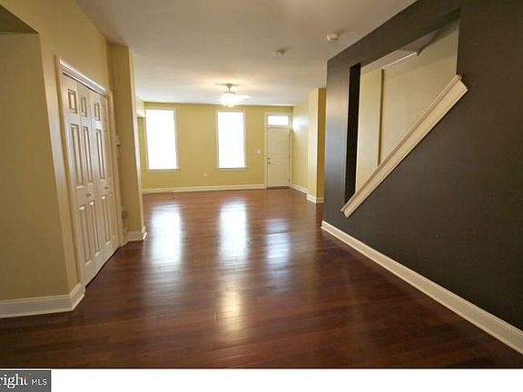 4th image of 219 Hermitage St