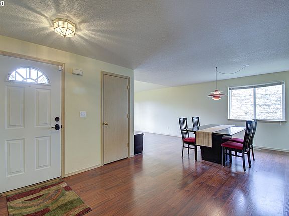 3rd image of 8213 NE 142nd Ave