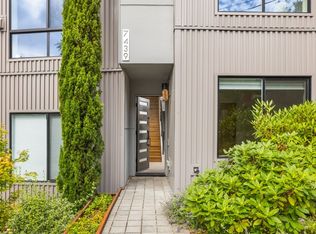 7439 Latona Ave NE, Seattle, WA 98115