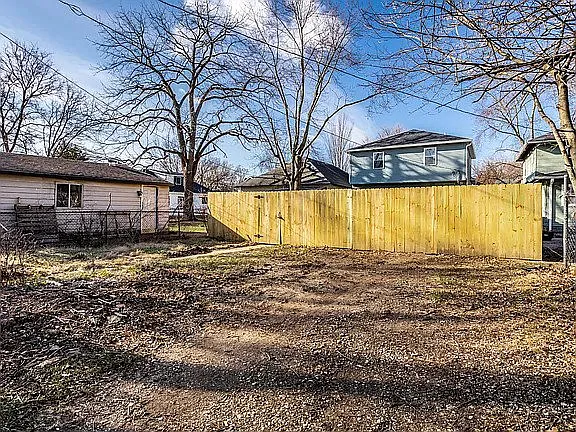 849 N Oakland Ave — Photo 40