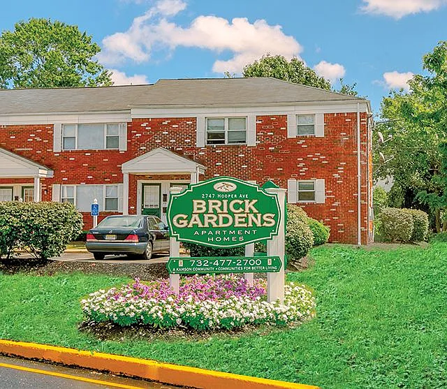 Brick Gardens Apartments — Photo 4