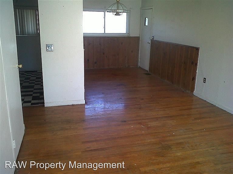 2nd image of 1292 Madeleine Cir