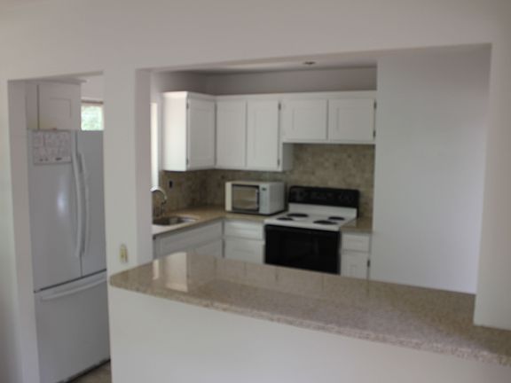 4th image of 18 Dillmont Dr
