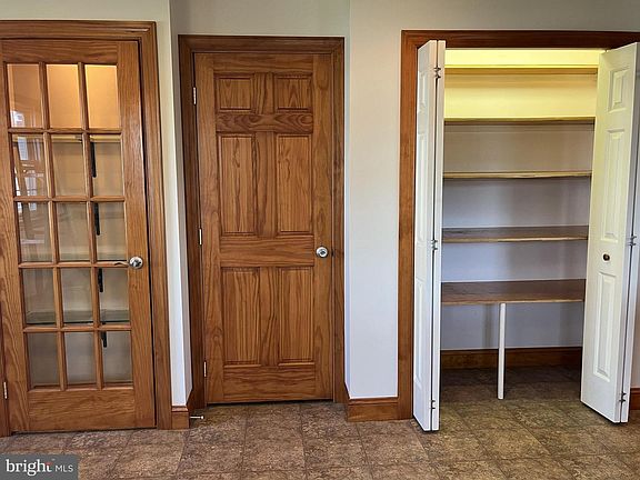 4th image of 126 W Walnut St #L-0001