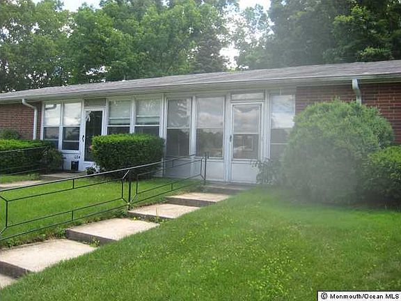 3rd image of 106 Edinburgh Lane #C
