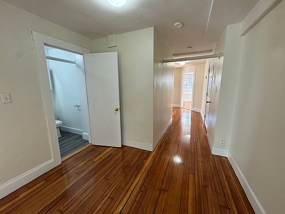 4th image of 15 Mount Hood Rd #B