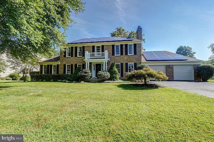1st image of 4809 Walkingfern Dr